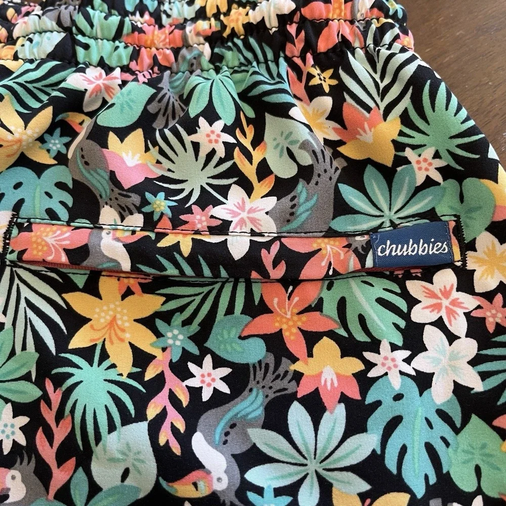 Chubbies Swim Trunks Men's Small Tropical Toucan Floral 5.5